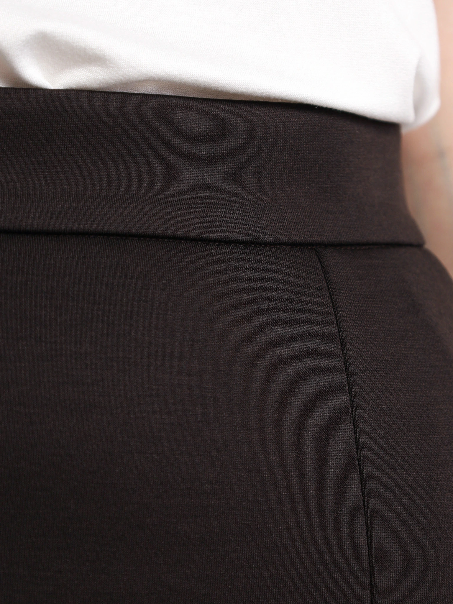 Юбка трикотажная темно-коричневого цвета А-силуэта